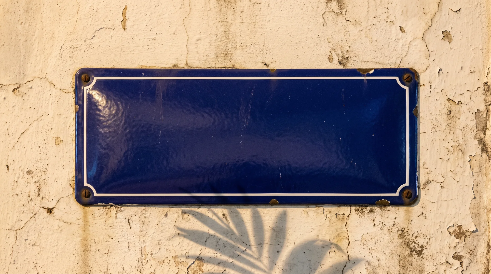Placa azul esmaltada da Rua Dias Ferreira, no Leblon
